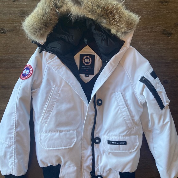 Canada Goose Jackets & Blazers - White Women's XS Chilliwack Bomber